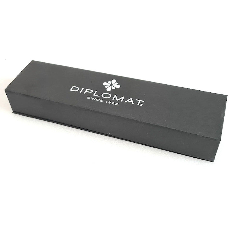 DIPLOMAT TRAVELLER Flame