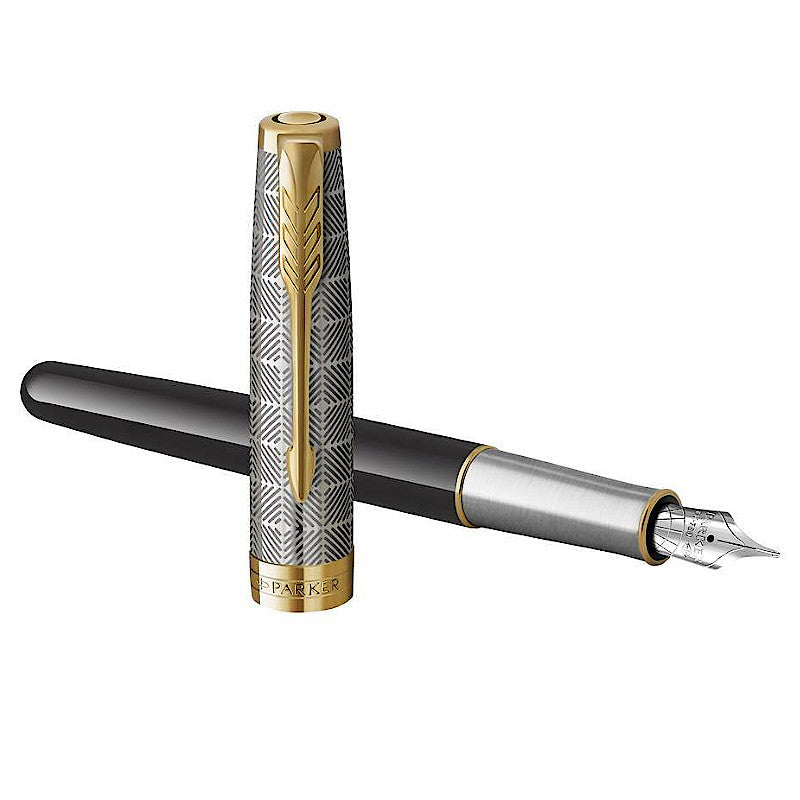 Parker Sonnet Premium Metal & Black Lacquer GT 18K Nib