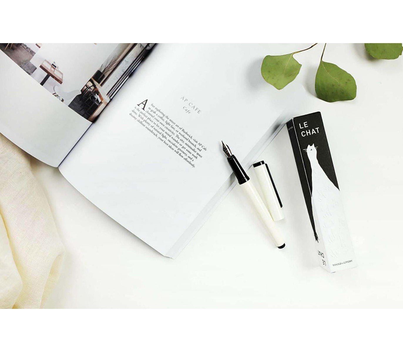 Le Chat White, F Tip Size